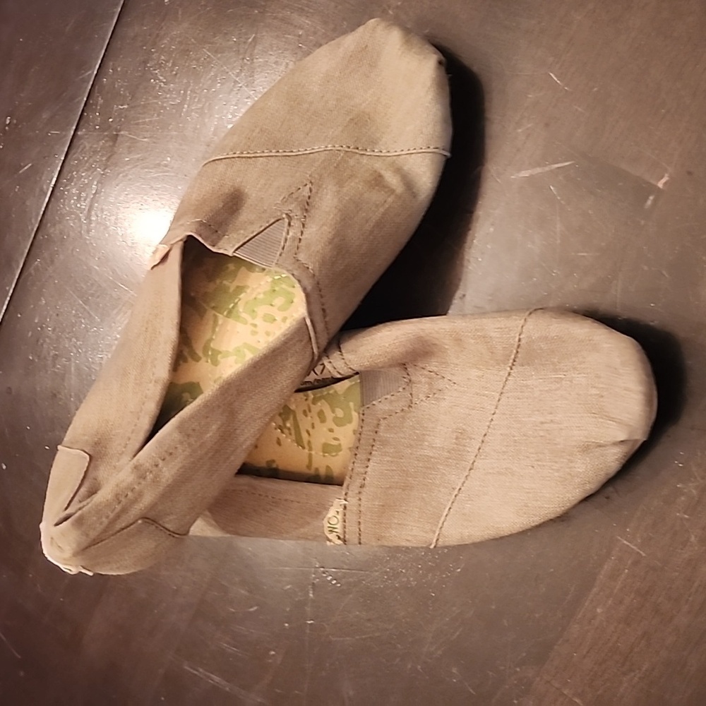 TOMS CLASSIC SLIP ON SHOES Women's Size 10 Sage green